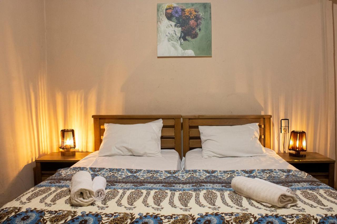 Nino'S Guest House Tbilisi Buitenkant foto