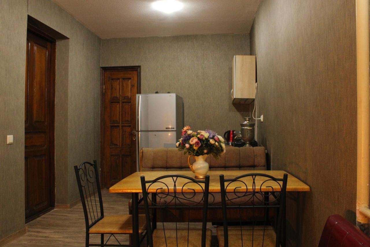 Nino'S Guest House Tbilisi Buitenkant foto