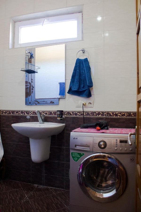 Nino'S Guest House Tbilisi Buitenkant foto